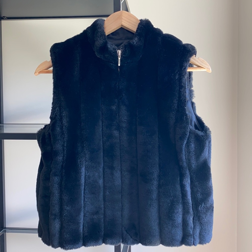 Ann Taylor Loft Black Soft Faux Fur Vest